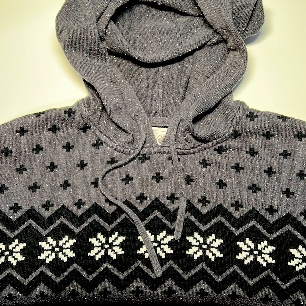 on the byas Cotton Blend Grey Snowflake Winter Theme Hooded Sweater - Size Small